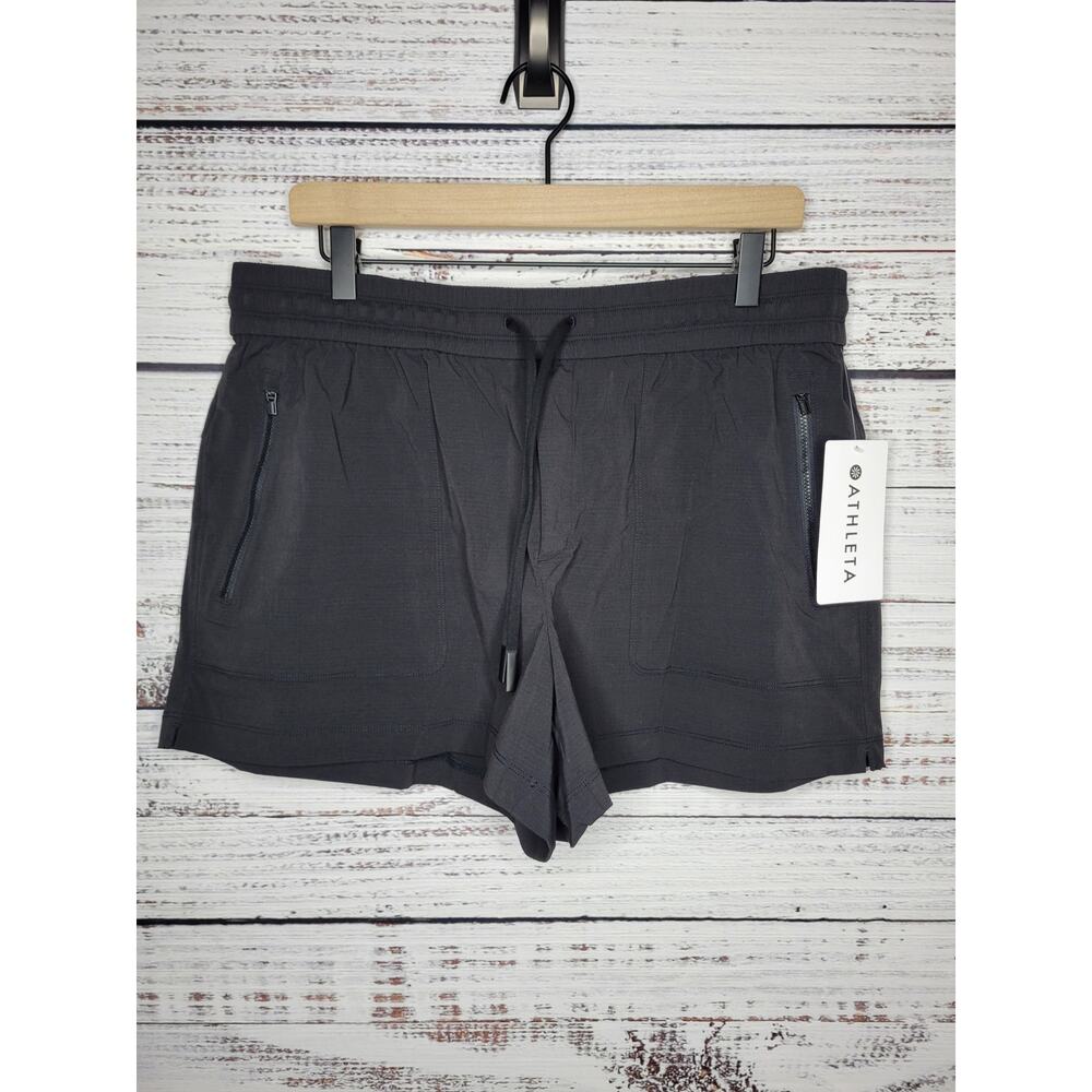 Athleta Trekkie North Mid Rise Shorts Black Size Large